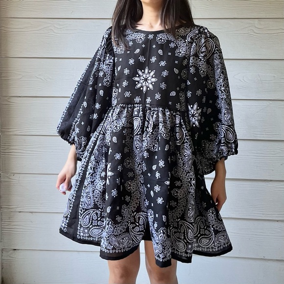 Made To Order | Handmade Bandana Dress -Black-Puff Sleeves - Picture 4 of 15